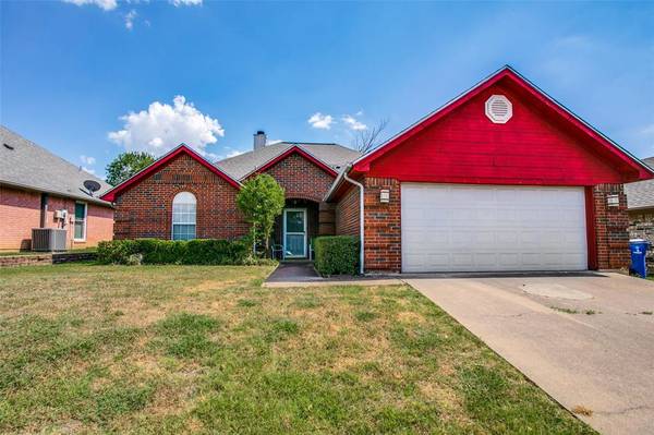 6028 Sundown Drive, Watauga, TX 76148