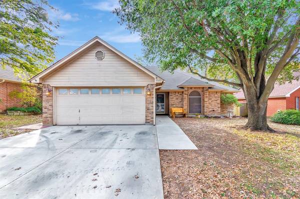 5920 Hilltop Drive, Watauga, TX 76148