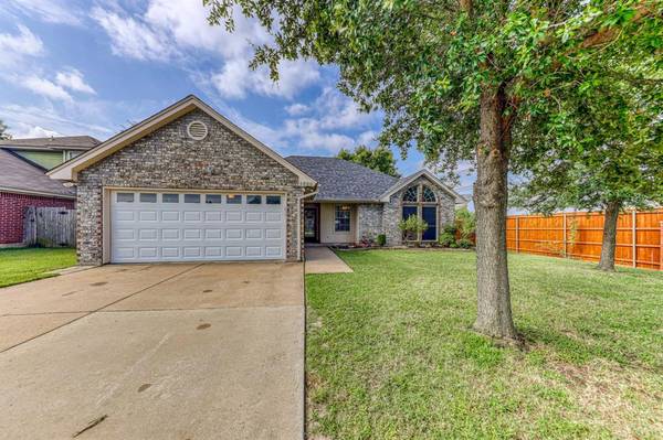 5900 Hilltop Drive, Watauga, TX 76148