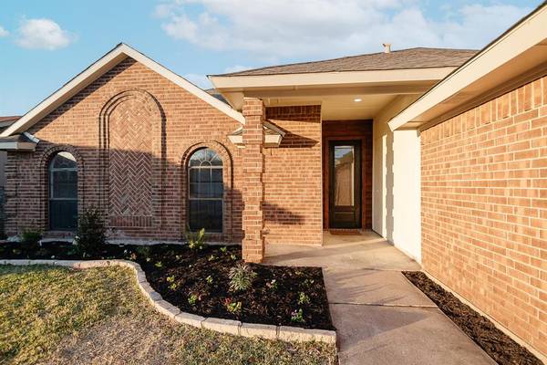 6005 Hillglen Drive, Watauga, TX 76148