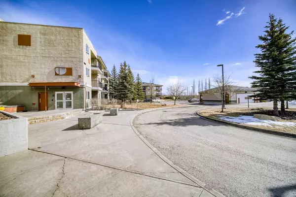 Calgary, AB T3H 5V5,69 Springborough CT SW #134