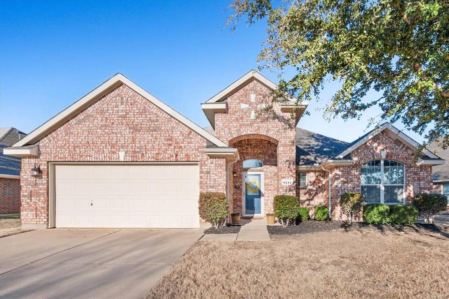 9214 Wild River Drive, Arlington, TX 76002