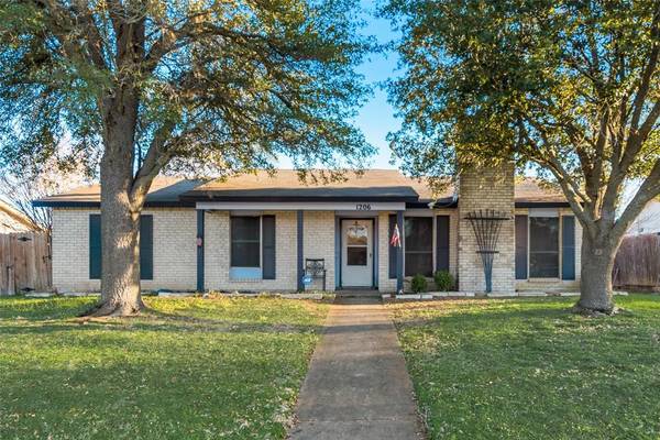 1206 Oakbluff Drive, Lancaster, TX 75146