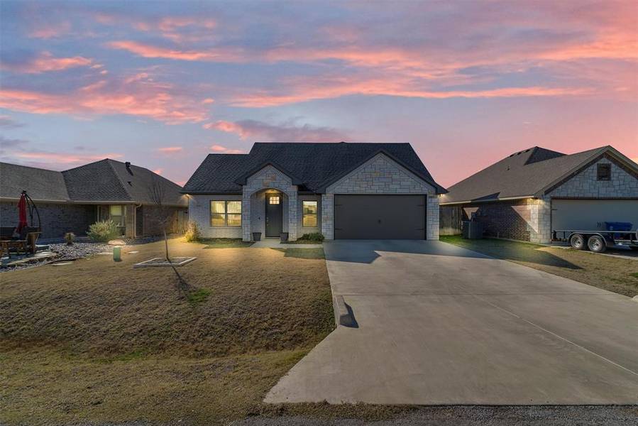 3310 White Horse Drive, Granbury, TX 76049