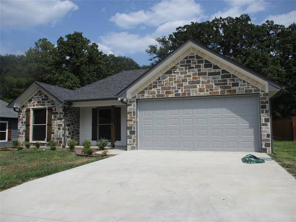 123 Oak Street, Emory, TX 75440