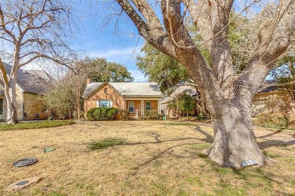 4521 Pomona Road,  Dallas,  TX 75209