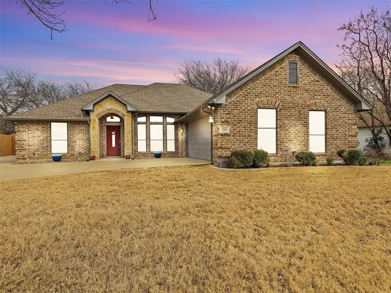 700 W Sherman Drive, Aubrey, TX 76227