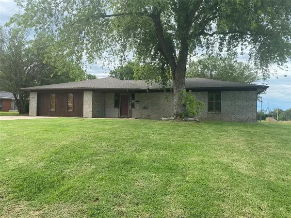 108 Virginia Avenue, Elk City, OK 73644