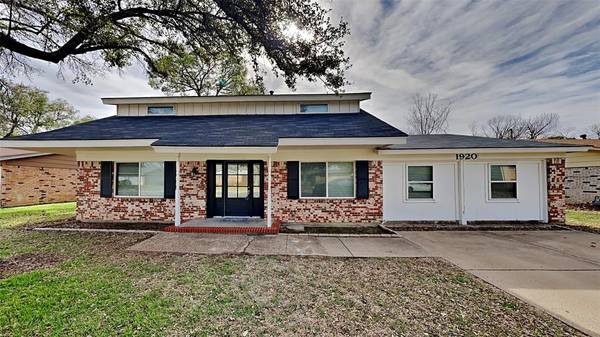 1920 Charleston Drive, Bedford, TX 76022