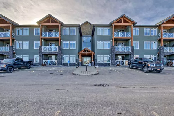 Strathmore, AB T1P0C3,1005A Westmount DR #210