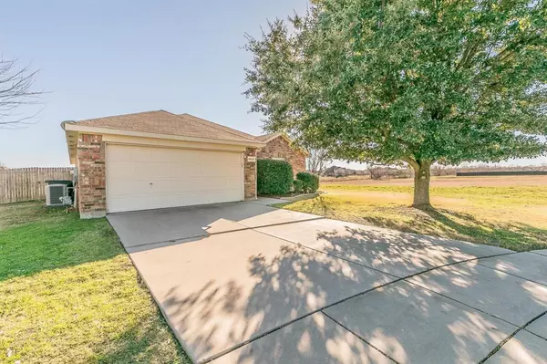 14020 Rodeo Daze Drive, Fort Worth, TX 76052