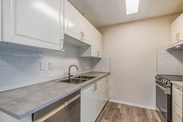 Calgary, AB T2R0J5,1011 12 AVE SW #608