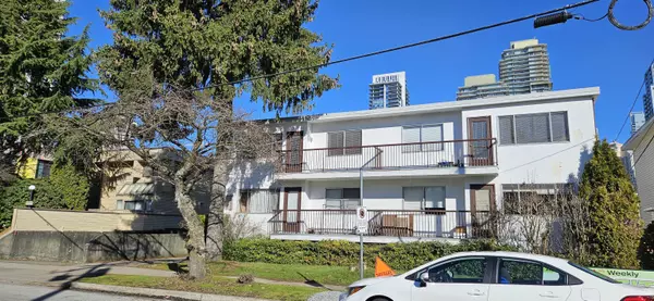 Burnaby, BC V5H 2J5,4271 MAYWOOD STREET