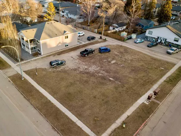 Strathmore, AB T1P 1B9,505 2 ST