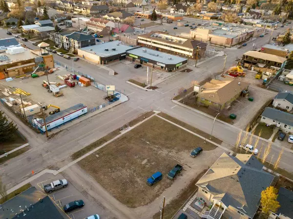 Strathmore, AB T1P 1B9,505 2 ST