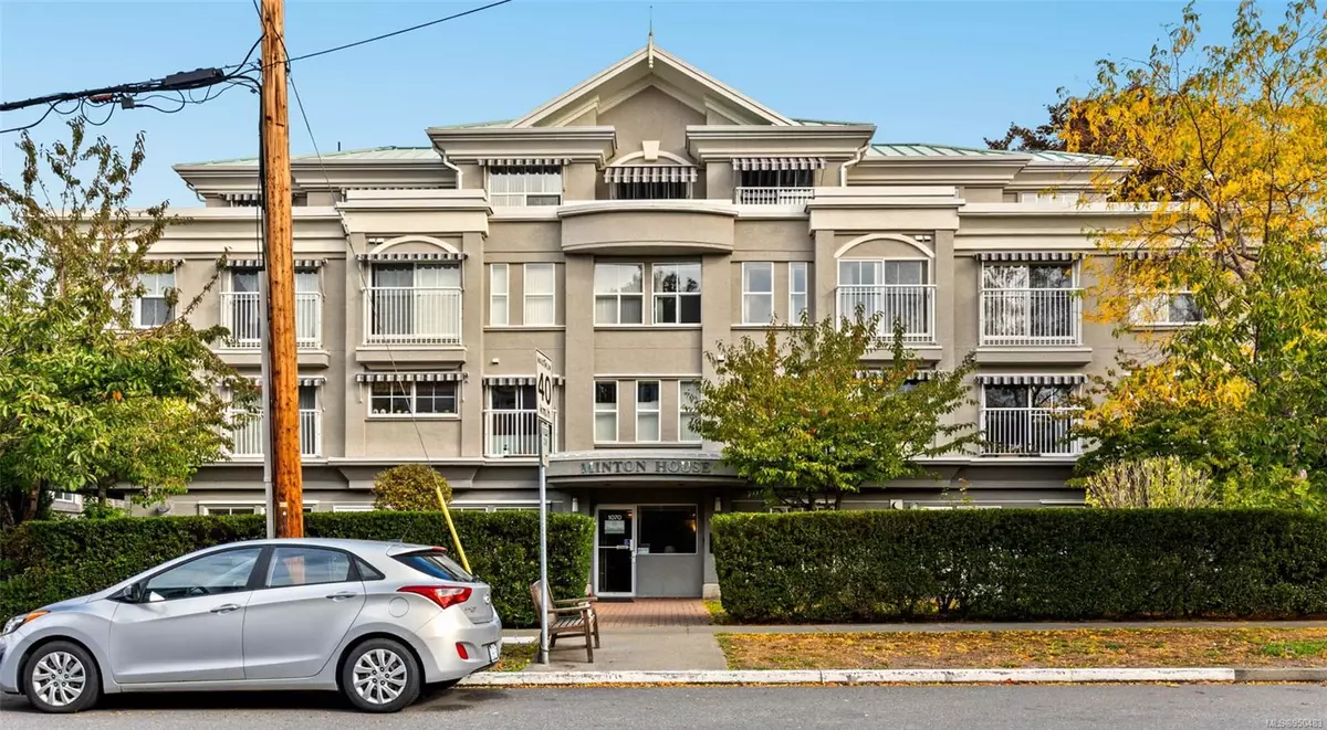 Victoria, BC V8V 2Z2,1070 Southgate St #210