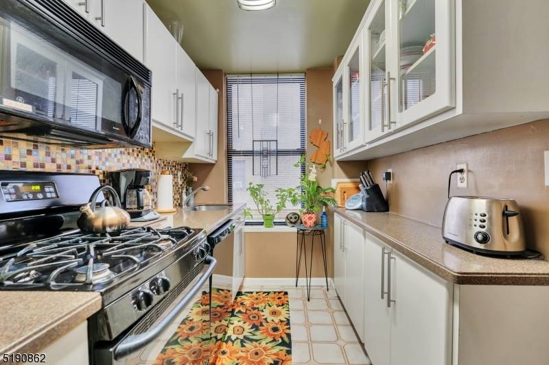 50 Glenwood Ave #605, Jersey City, NJ 07306
