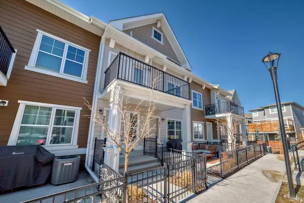 Calgary, AB T3M 2V5,811 Cranbrook WALK SE