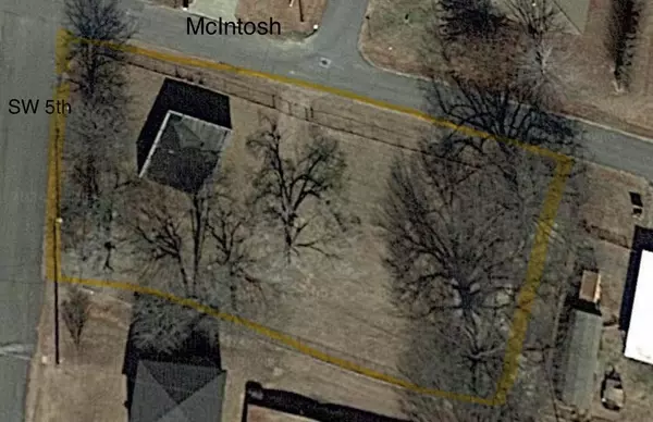 SW 5th & McIntosh Avenue, Checotah, OK 74426