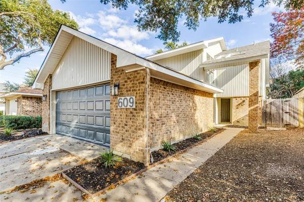 609 Via Miramonte,  Mesquite,  TX 75150