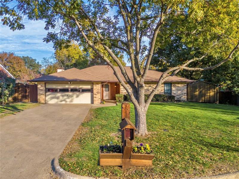 2411 Cherry Lane, Corinth, TX 76210