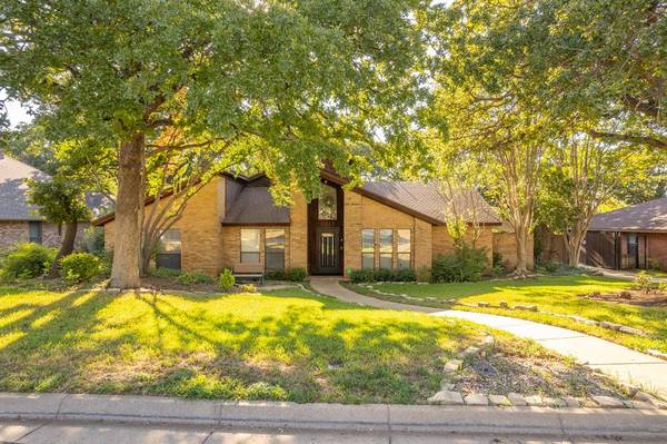 2612 Keystone Drive, Arlington, TX 76006