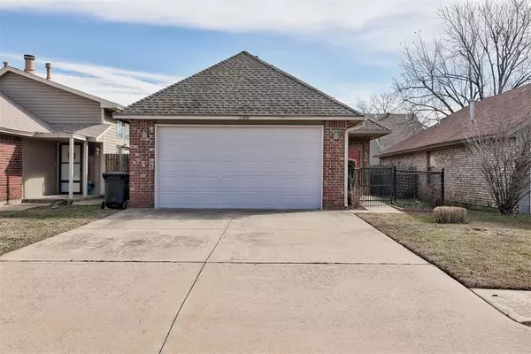 2306 Cedar Brook Drive, Moore, OK 73160