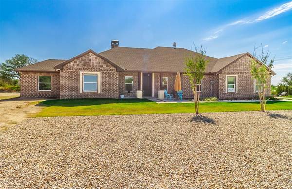 1000 Justin Drive,  Springtown,  TX 76082