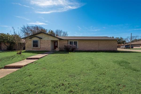 1300 Juniper Lane, Benbrook, TX 76126