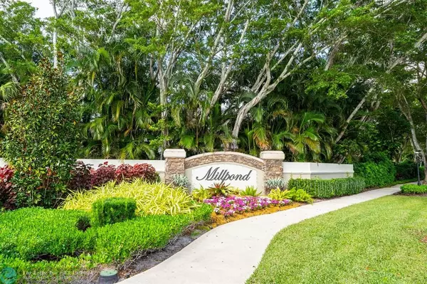 2403 NW 35th St, Boca Raton, FL 33431