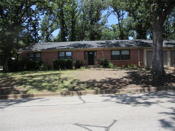 1602 DENNIS, Tyler, TX 75701