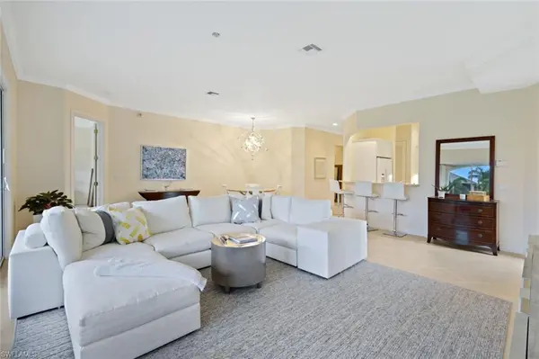 5001 Maxwell CIR 8-101, Naples, FL 34105