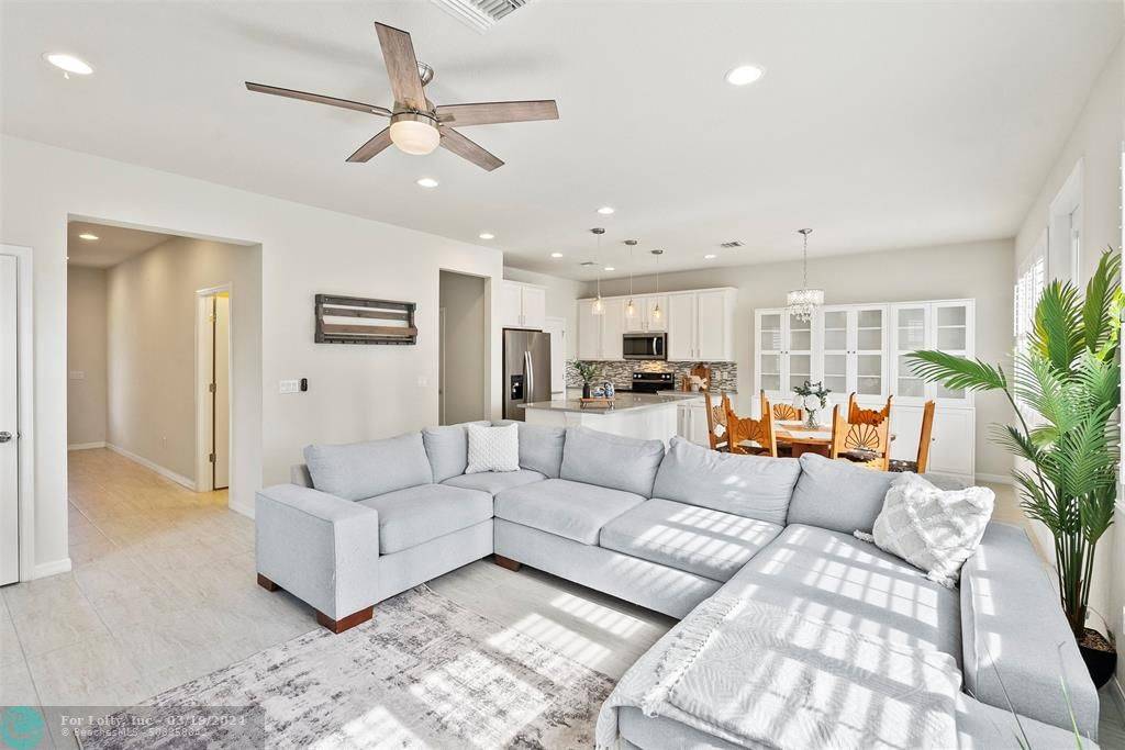 Hollywood, FL 33021,4002 Mahogany Ln