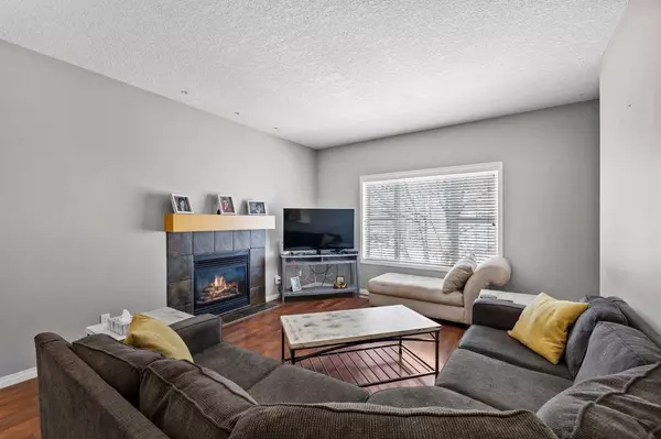 Airdrie, AB T4B 3A3,206 Sagewood GDNS SW