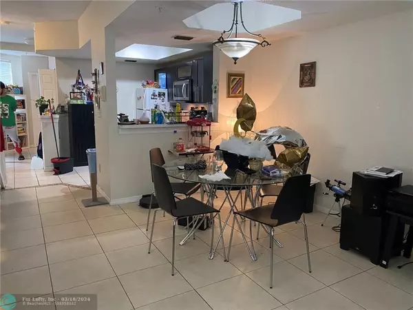 Davie, FL 33325,775 SW 148th Ave  #1611