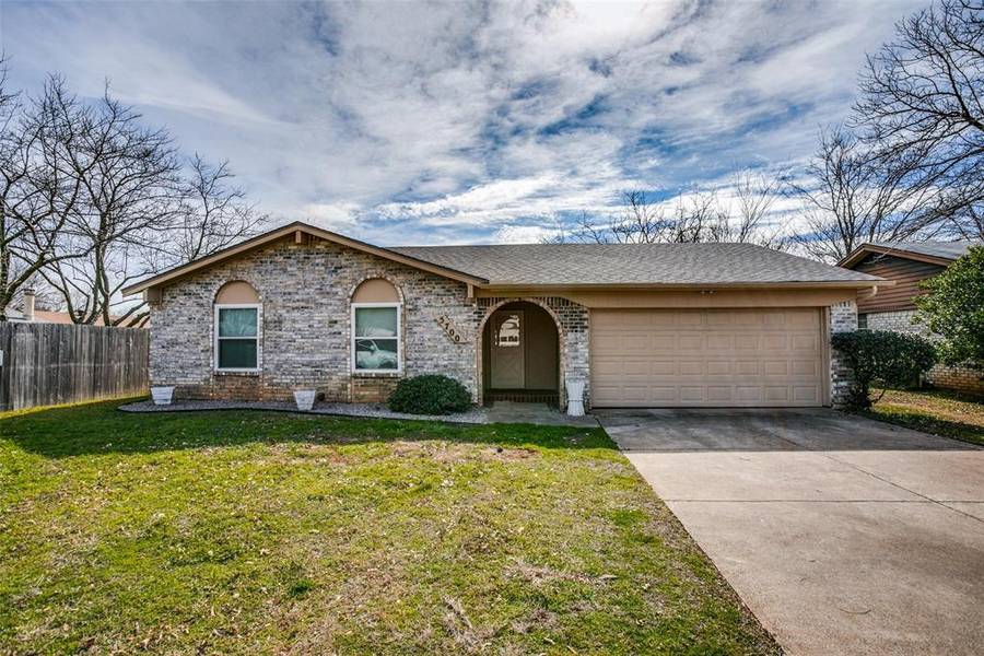 5700 Bonner Drive, Haltom City, TX 76148