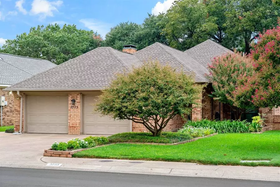 2723 Country Place, Carrollton, TX 75006