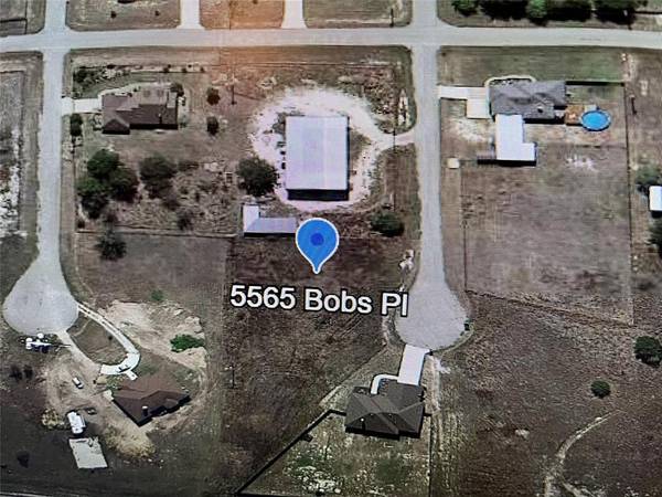 5565 Bobs Place, Fort Worth, TX 76126