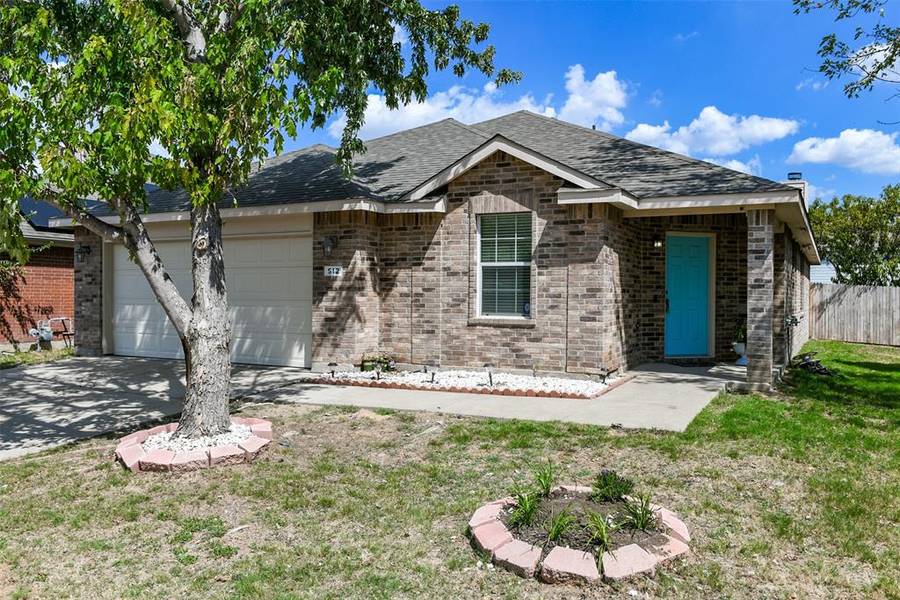 512 Paddle Drive, Crowley, TX 76036