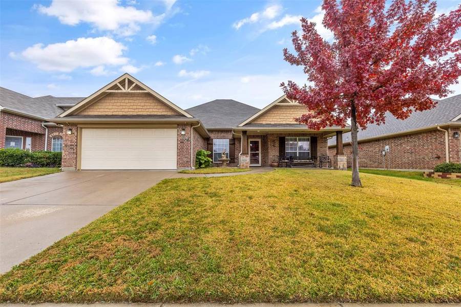 725 Evergreen Court, Burleson, TX 76028