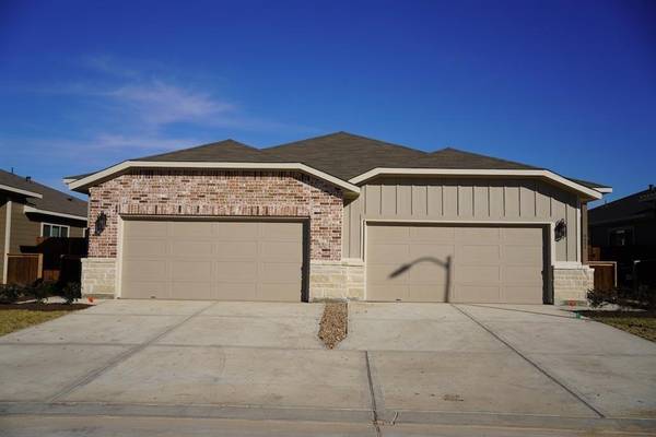 600-604 Wheatfield Drive, Venus, TX 76084