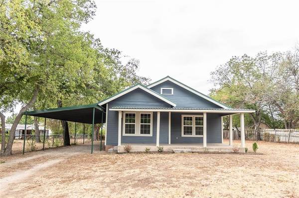 205 E Maple Street, Nocona, TX 76255