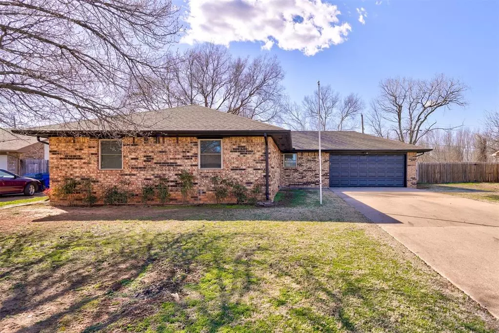 Duncan, OK 73533,613 Westside Drive