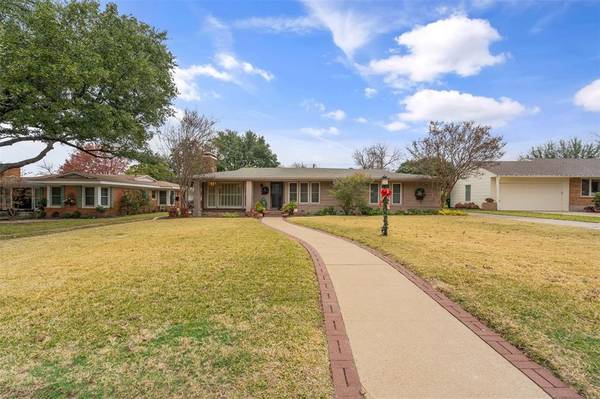 3820 Hilltop Road,  Fort Worth,  TX 76109