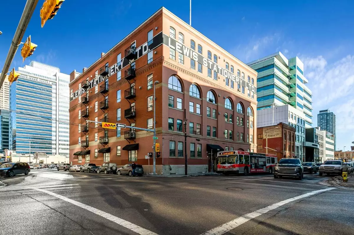 Calgary, AB T2R 0C3,240 11 AVE SW #209