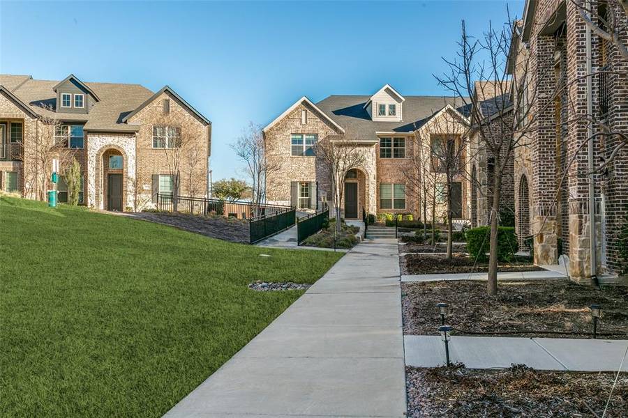 523 Cobblestone Lane, Irving, TX 75039