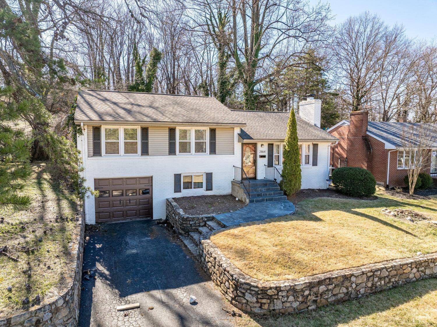 2864 SW Northview DR, Roanoke, VA 24015