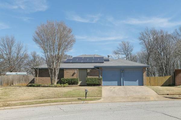 3548 Sweet Wood, Bedford, TX 76021