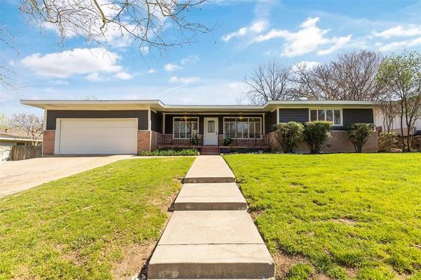 3817 Piedmont Road, Fort Worth, TX 76116