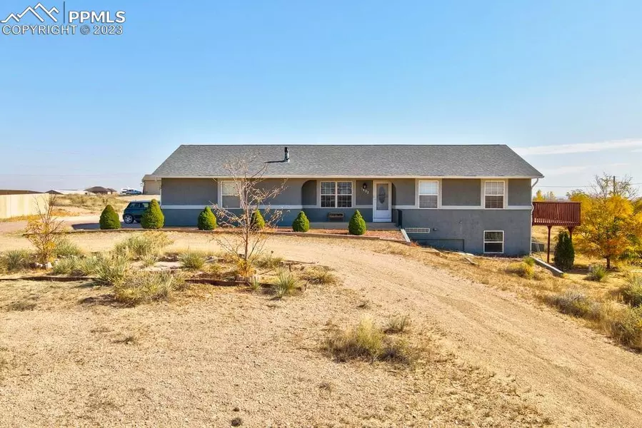 1402 N Challenger DR, Pueblo West, CO 81007